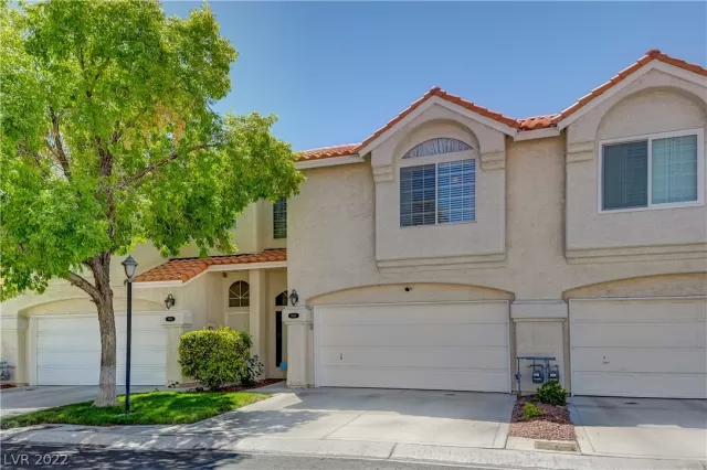 MLS: 2428971 Condo For Sale