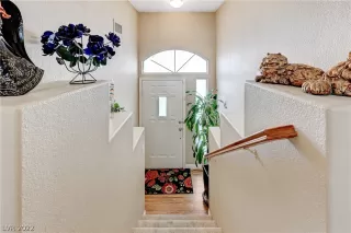 Photo #1: 2428971 Listing