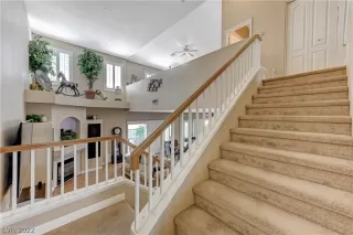 Photo #3: 2428971 Listing