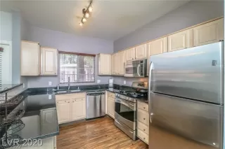 Photo #2: 2428972 Listing