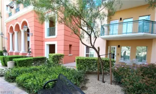 Photo #2: 2428996 Listing 