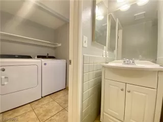 Photo #5: 2429057 Listing