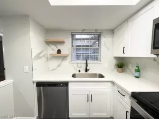 Photo #1: 2429060 Listing 