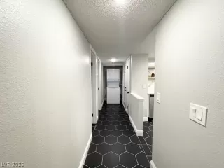 Photo #4: 2429060 Listing 