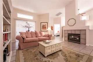 Photo #4: 2429093 Listing 