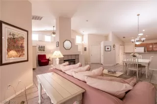 Photo #5: 2429093 Listing 