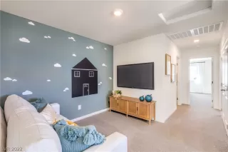 Photo #6: 2429098 Listing