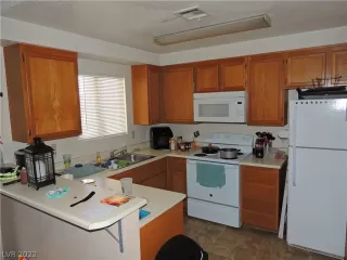 Photo #3: 2429121 Listing