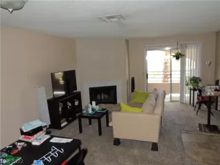 Photo #4: 2429121 Listing