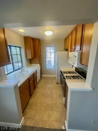 Photo #5: 2429136 Listing