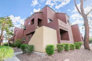 Photo #1: 2429145 Listing