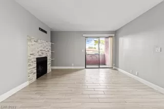 Photo #4: 2429145 Listing