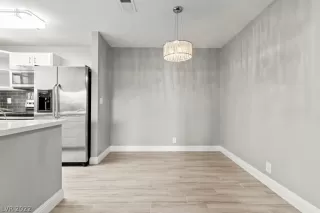 Photo #6: 2429145 Listing