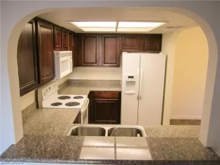 Photo #5: 2429151 Listing 