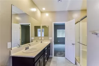 Photo #3: 2429153 Listing
