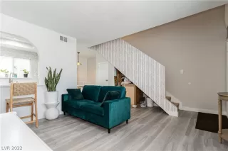 Photo #3: 2429209 Listing 