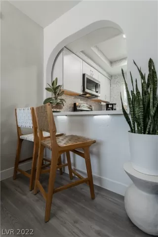 Photo #5: 2429209 Listing 