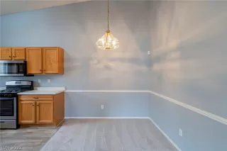 Photo #5: 2429253 Listing 