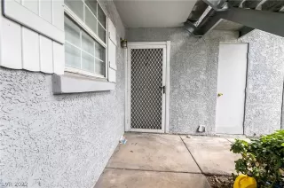 Photo #5: 2429293 Listing 