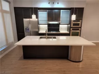 Photo #2: 2429296 Listing 