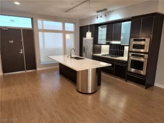 Photo #6: 2429296 Listing 