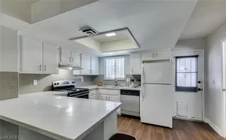 Photo #2: 2429306 Listing