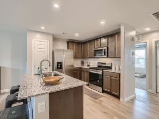 Photo #6: 2429323 Listing 