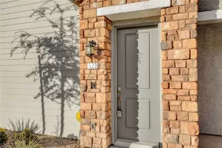 Photo #4: 2429327 Listing