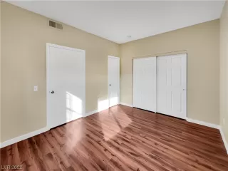 Photo #5: 2429350 Listing