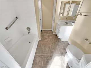 Photo #6: 2429350 Listing