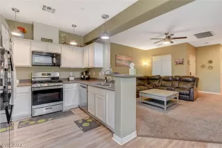 Photo #3: 2429352 Listing