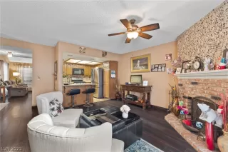 Photo #4: 2429362 Listing 