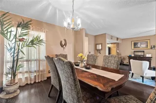 Photo #5: 2429362 Listing 