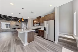 Photo #2: 2429378 Listing