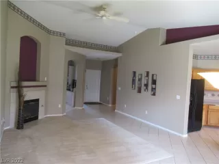 Photo #3: 2429382 Listing 