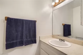 Photo #5: 2429392 Listing