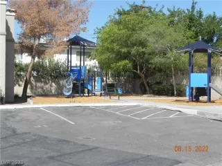 Photo #1: 2429400 Listing