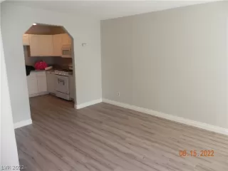 Photo #5: 2429400 Listing