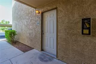 Photo #4: 2429411 Listing