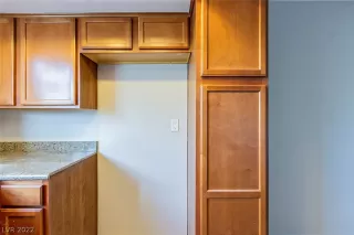 Photo #5: 2429411 Listing