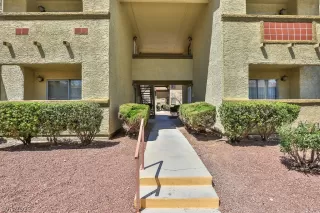 Photo #3: 2429416 Listing