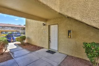 Photo #4: 2429416 Listing