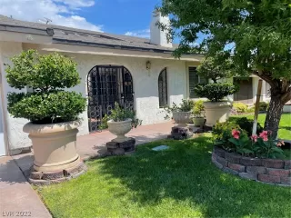 Photo #1: 2429426 Listing 