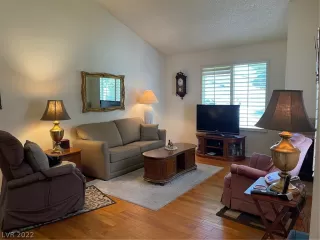 Photo #3: 2429426 Listing 