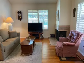 Photo #4: 2429426 Listing 