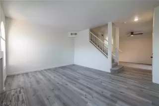 Photo #5: 2429473 Listing 