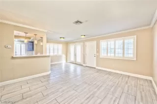 Photo #5: 2429499 Listing 