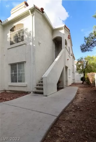 Photo #1: 2429506 Listing