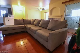 Photo #5: 2429506 Listing