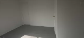 Photo #5: 2429524 Listing